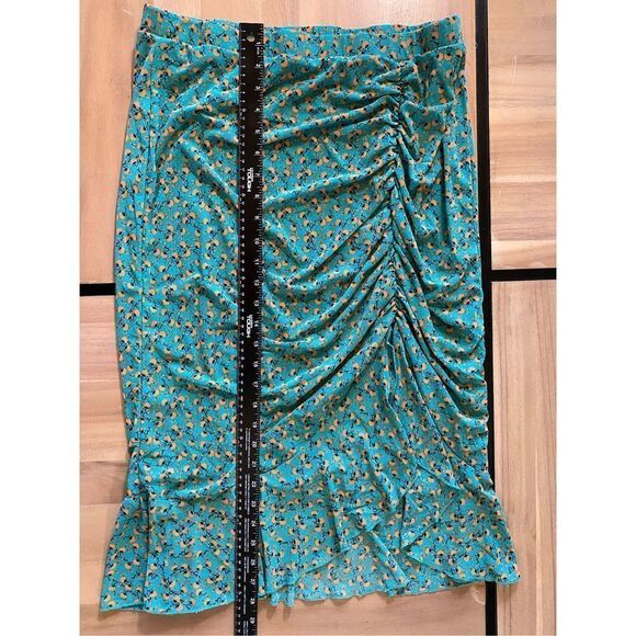 Ember Women’s Skirt - Picture 4 of 5